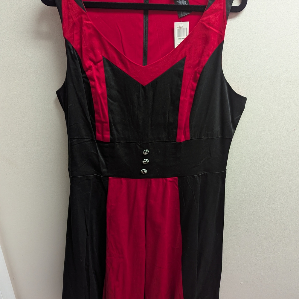 WandaVision Retro Dress - Picture 3 of 4